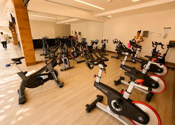 Apartment Two Beautiful 1 Bedroom Aptssame Tower Hs Wifipool *